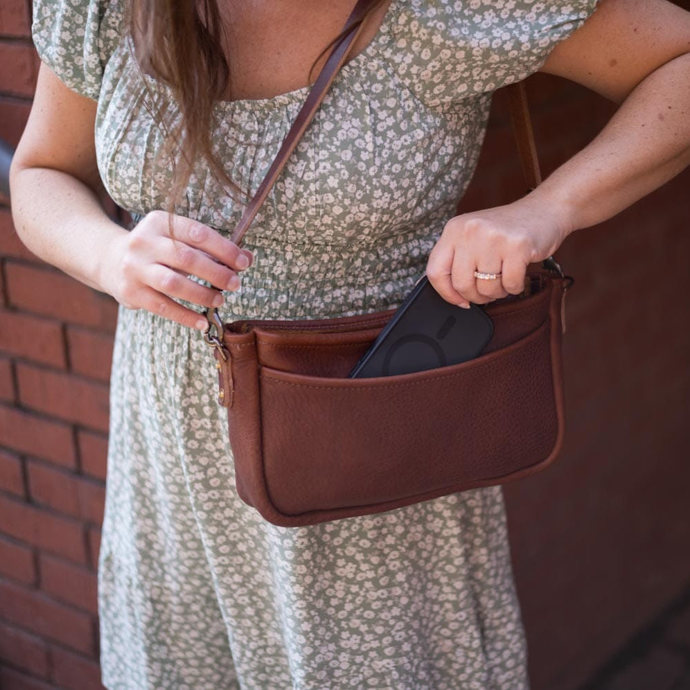 RENNIE LEATHER SHOULDER BAG - SADDLE