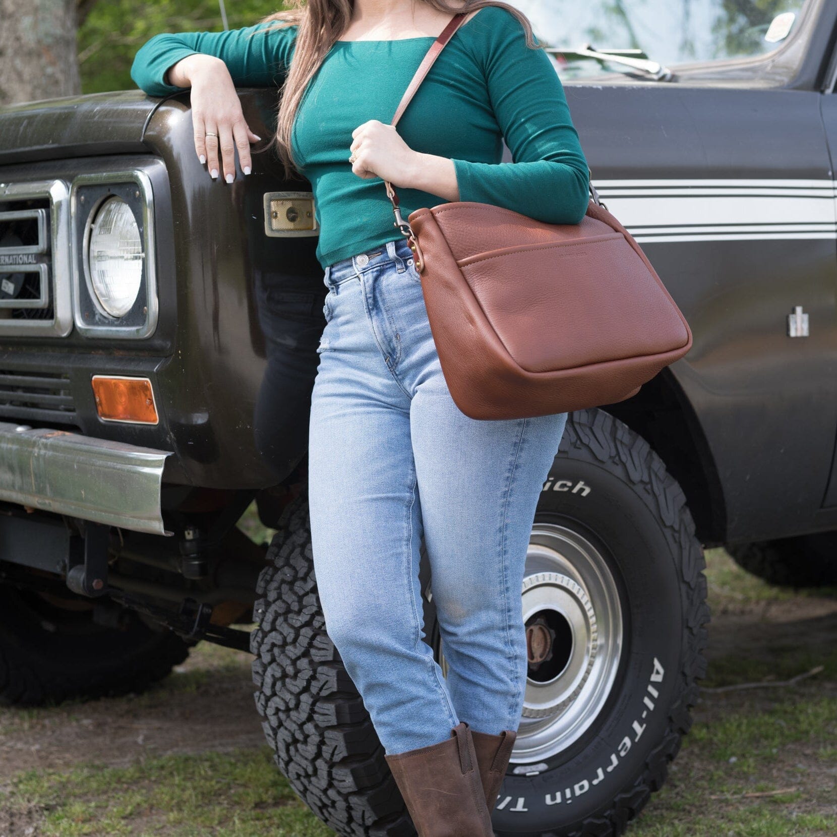 RENNIE LEATHER SHOULDER BAG - LARGE - SADDLE